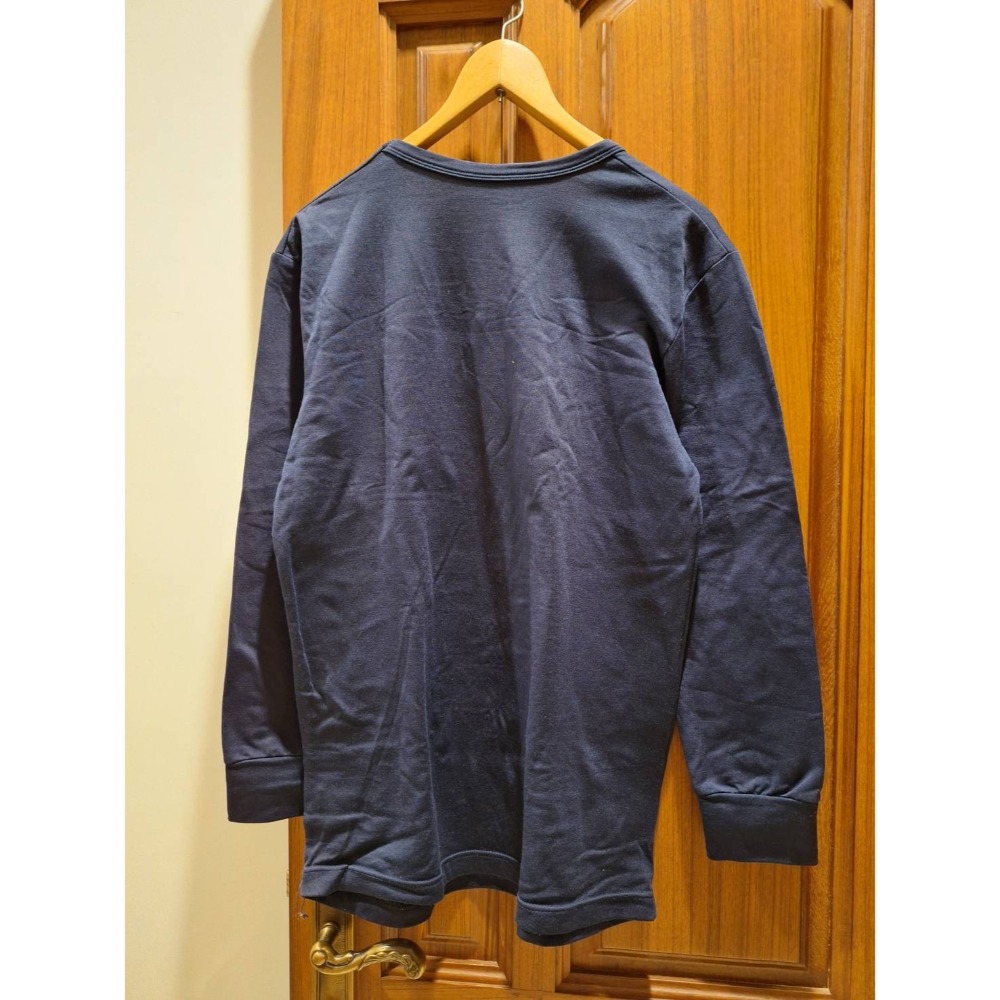 二手男士衣物, 深藍色圓領刷毛打底衣/衛生衣, 兩件打包一起賣-細節圖2