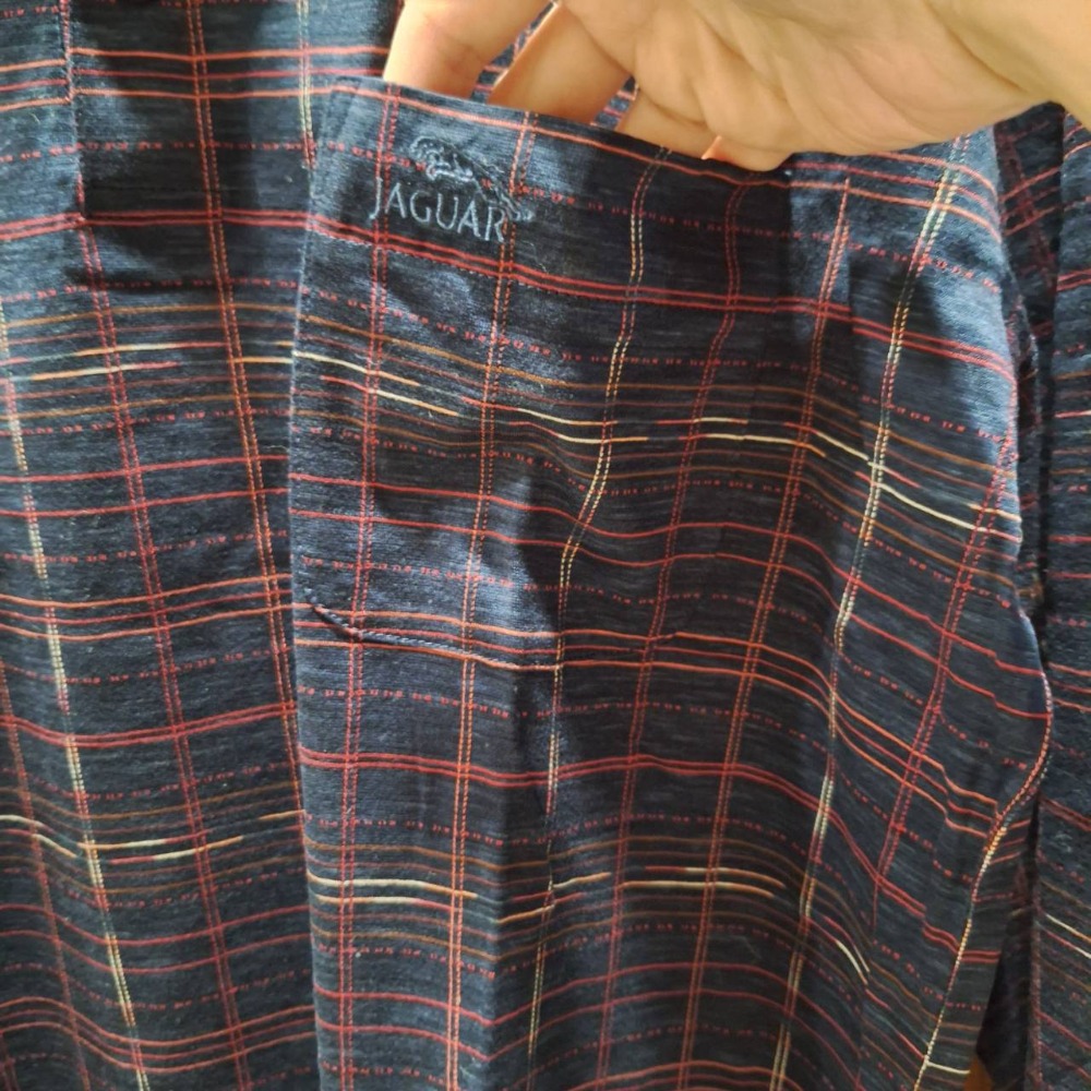 二手JAGUAR 100%純棉男士長袖深藍色格紋Polo衫,尺碼L號-細節圖4