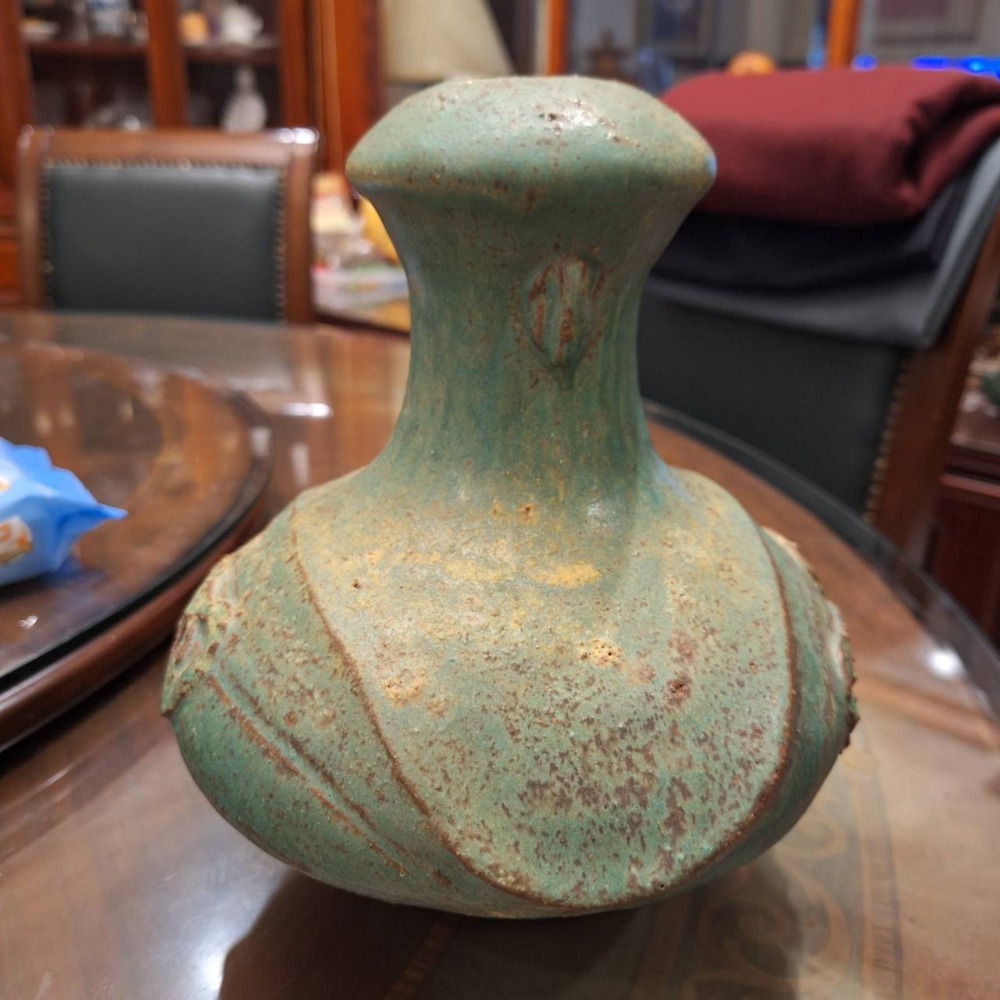 陶藝家賴秋糖作品, 窄口綠釉陶土花瓶, 底部有落款,手感挺沉-細節圖2