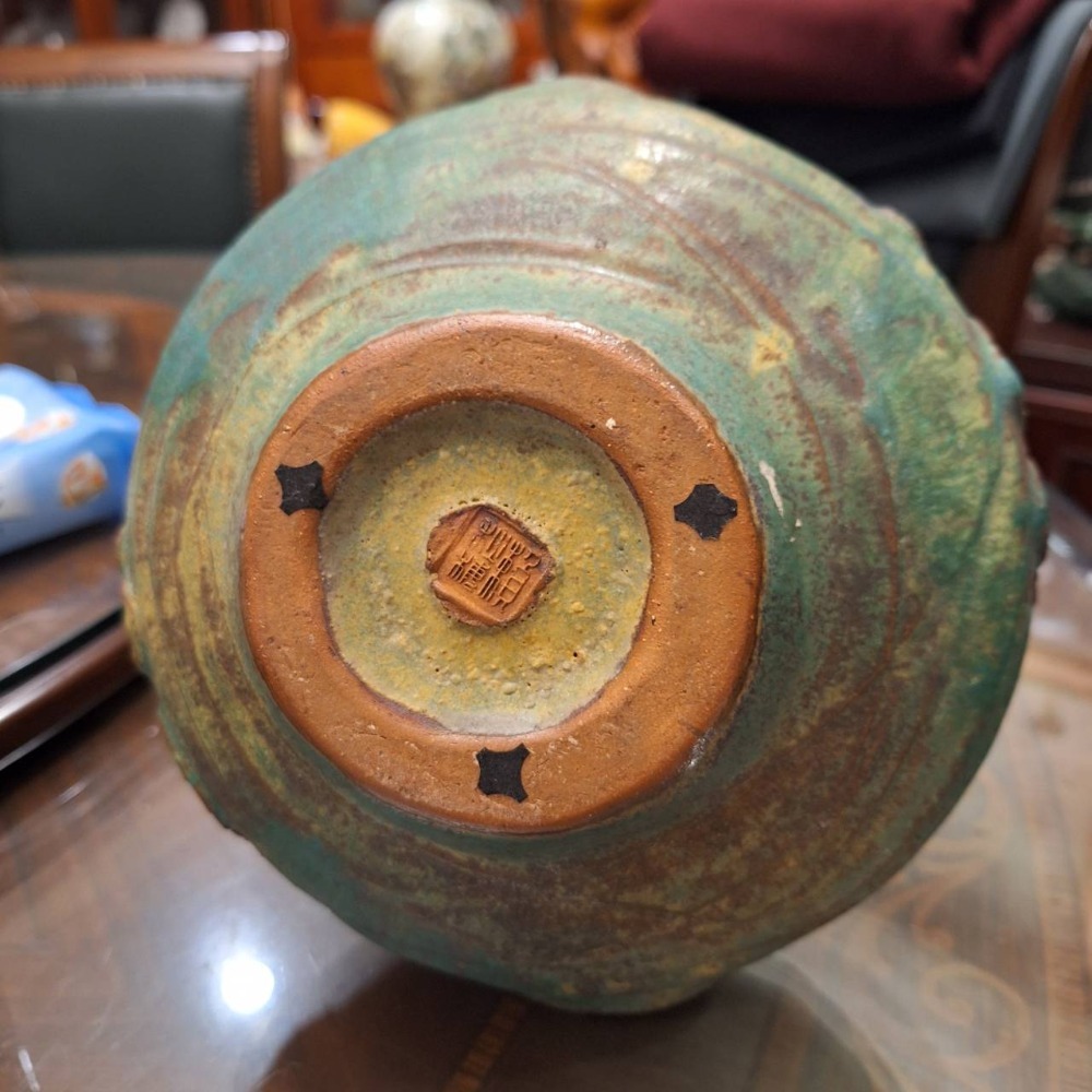 陶藝家賴秋糖作品, 窄口綠釉陶土花瓶, 底部有落款,手感挺沉-細節圖5