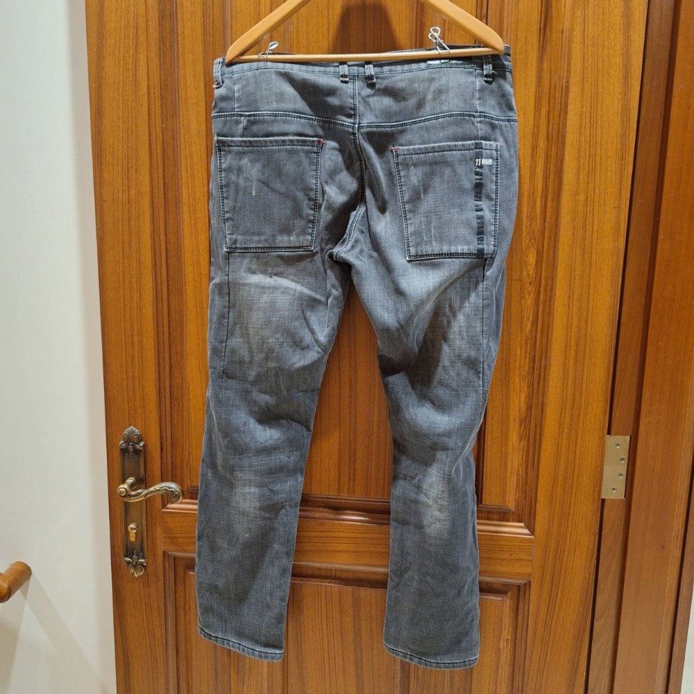 二手男士冬季保暖內刷毛鐵灰色牛仔褲, 尺寸175/84A-細節圖2