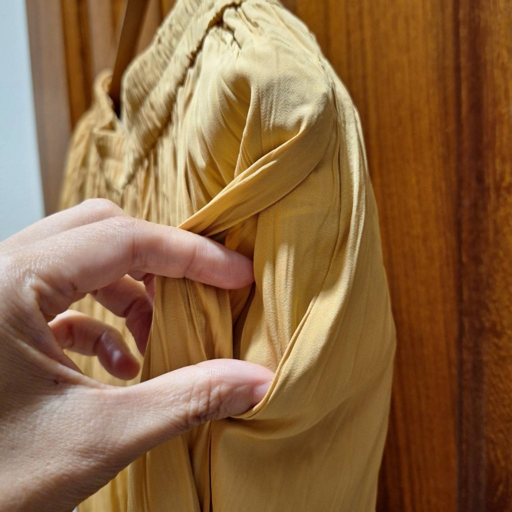 UNIQLO女士二手闊腿皺褶鵝黃色長褲, 附內襯短褲, 尺碼L號160/70A, 適合夏天穿著-細節圖3