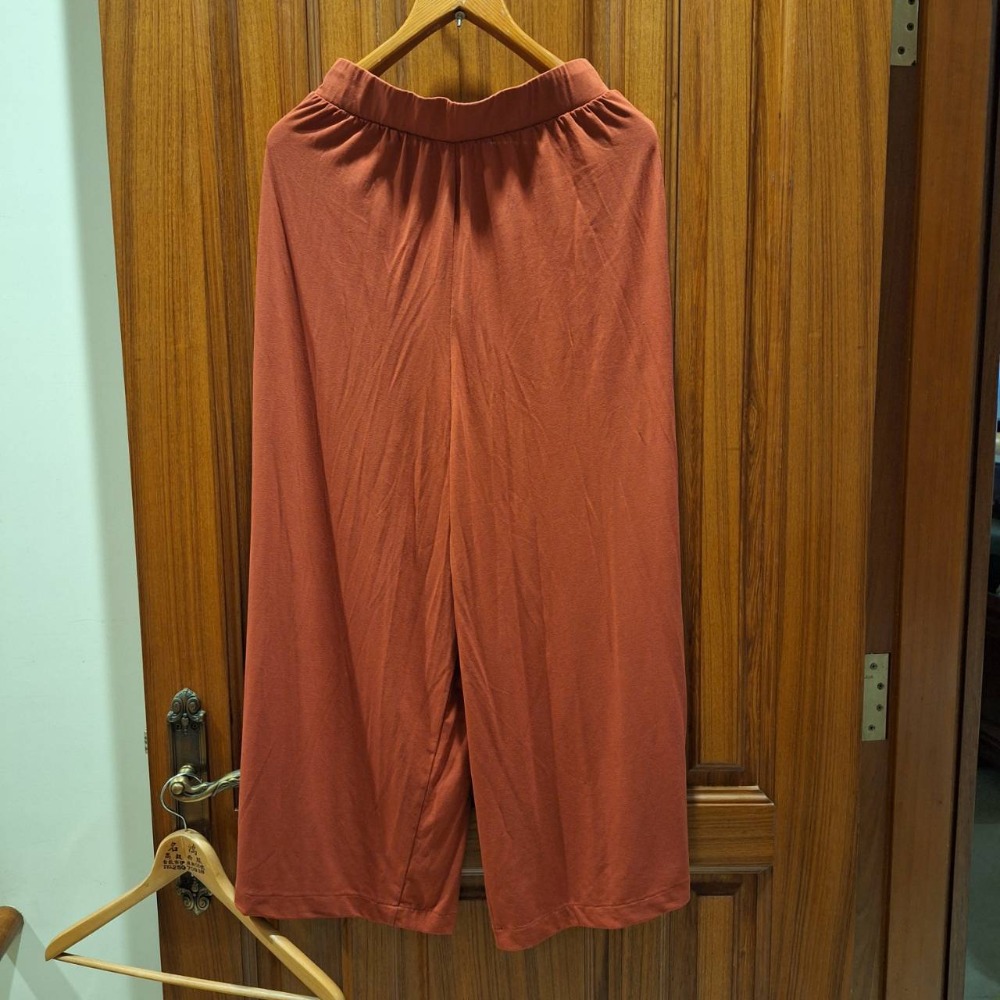 二手衣物！UNIQLO女士闊腿磚紅色長褲, 尺碼L號, 適合春秋兩季穿著-細節圖2