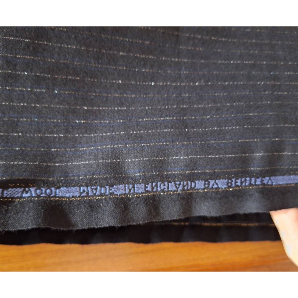 全新商品,英國製造, 黑色帶銀線100%羊毛西服布料一塊-細節圖3