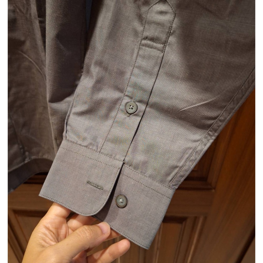 二手Binna男士長袖襯衫, 淺藍色、灰色各一件, 兩件打包一起賣, 尺碼17號半-細節圖6
