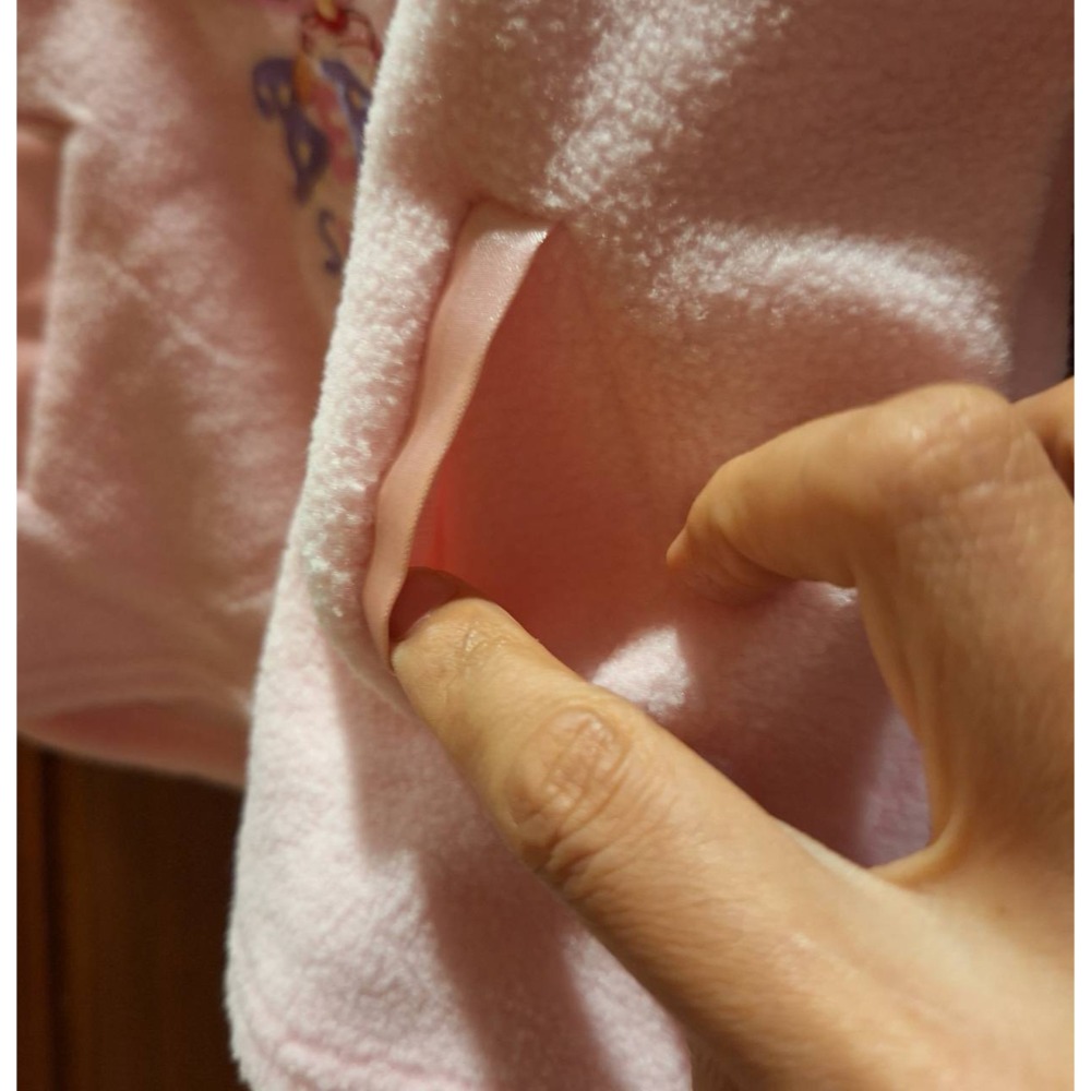 全新冬季刷毛女童裝,Strawberry Shortcake粉色滾白邊長袖連帽T.-細節圖4