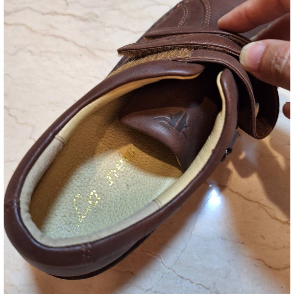 二手女鞋,La New咖啡色圓頭牛皮魔鬼氈黏貼式休閒鞋,尺碼24號-細節圖7