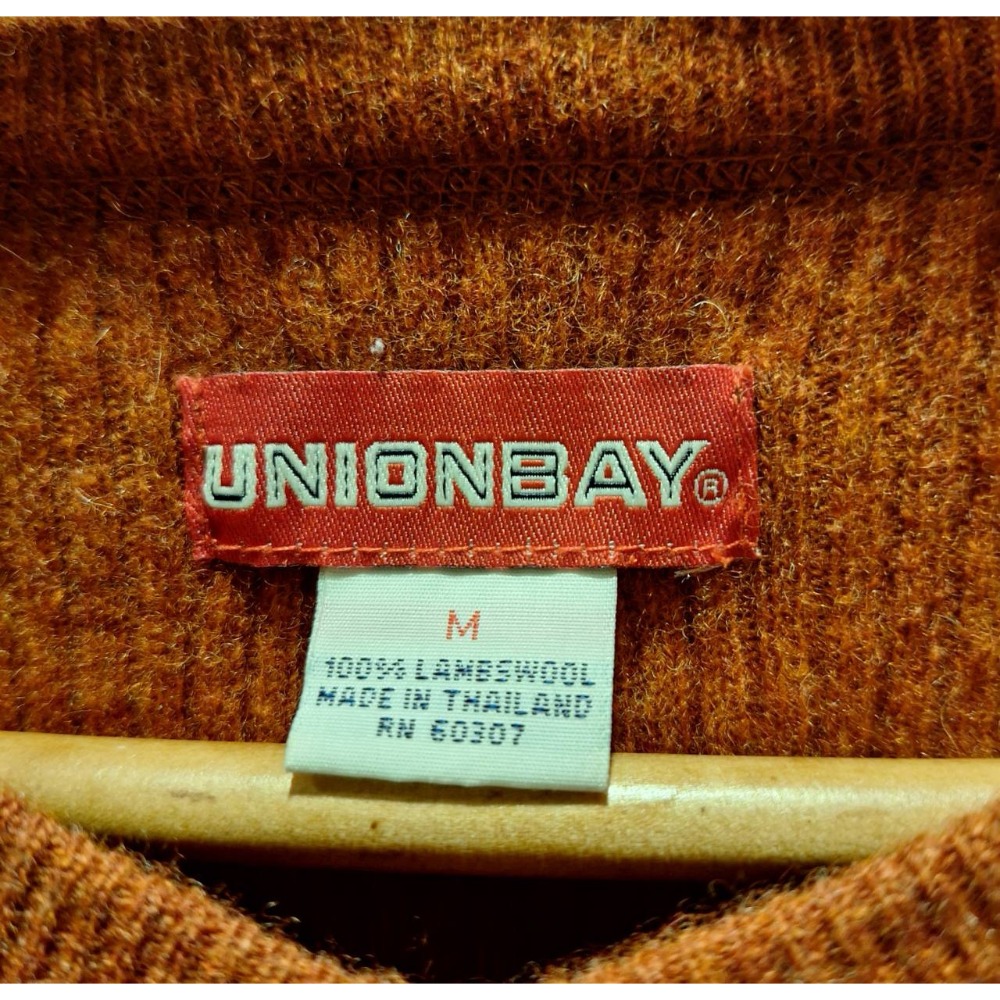 男士二手UNIONBAY磚紅色小V領羔羊毛毛衣, 尺碼M號-細節圖5
