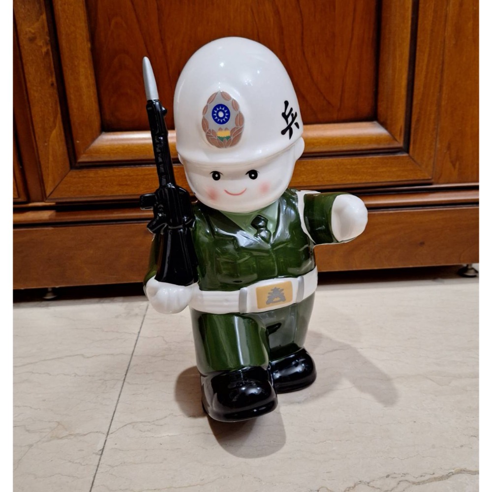 全新陶瓷公仔, 憲兵陶瓷公仔,高度約29公分, 商品尺寸約29*16*16cm, 現貨三尊-細節圖4