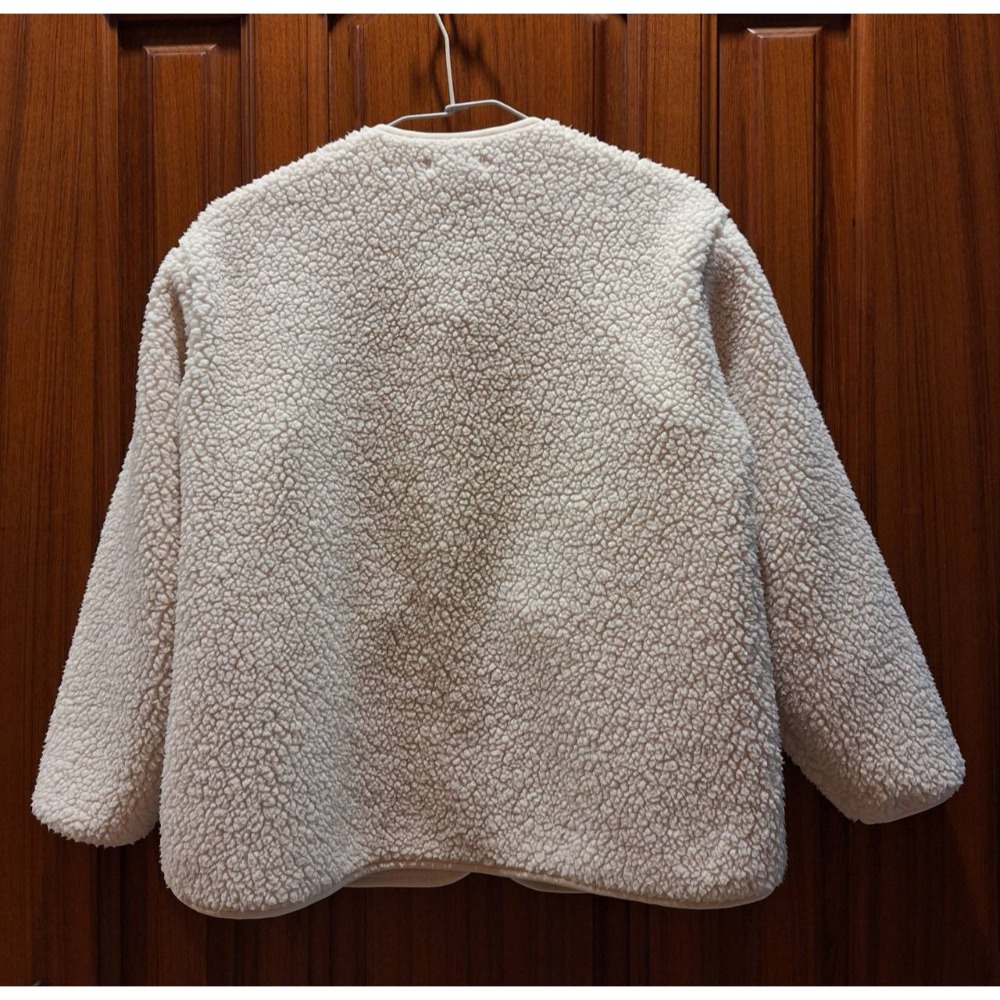 全新外套, uniqlo女童米白色毛絨刷毛開襟長袖外套, 尺碼150公分. 大人也可穿-細節圖2