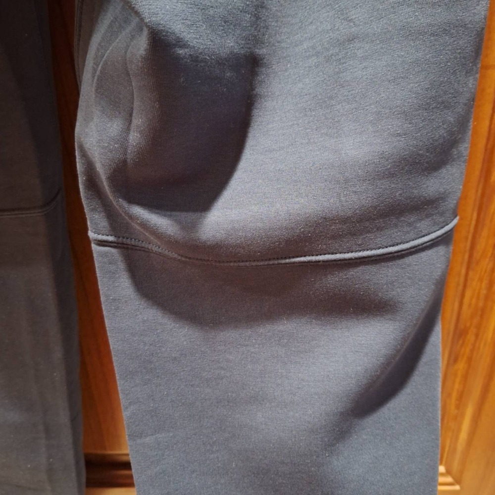 二手Uniqlo男士深藍色DRY束腳、鬆緊帶腰圍,彈性休閒褲（款式編號 341-465205）, 尺碼L號-細節圖6