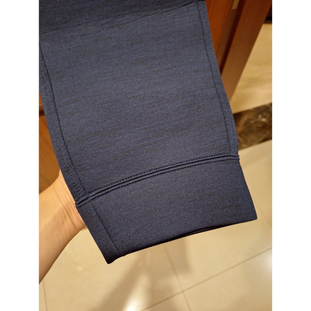 二手Uniqlo男士深藍色DRY束腳、鬆緊綁帶腰圍,彈性休閒褲（款式編號440538）, 尺碼L號-細節圖4