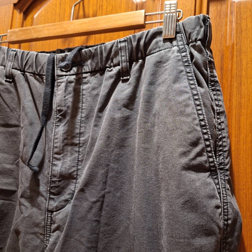 二手UNIQLO : C 系列男士寬版降落傘褲/款式編號472852, 尺寸 L號/ DARK GRAY-細節圖3