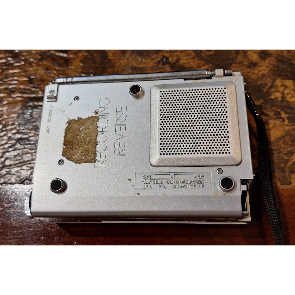 故障零件機, 日本製造Sanyo M1800F 卡帶錄音機，銀色外殼-細節圖4