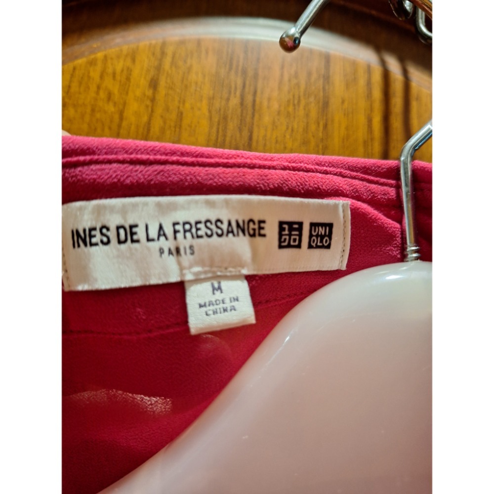女士二手衣，UNIQLO與Inès de la Fressange聯名款桃紅色微透膚7分袖襯衫,尺碼M號-細節圖5