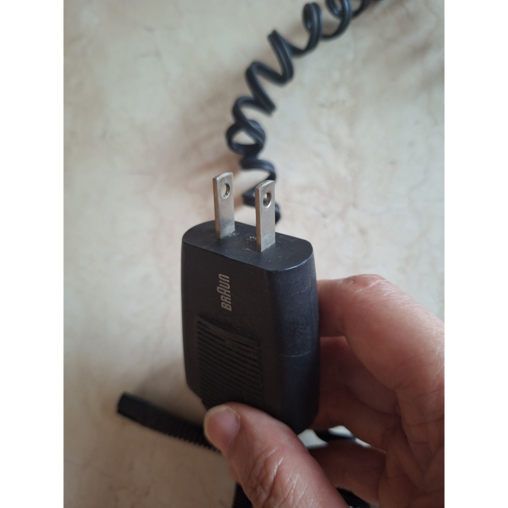 二手商品，德國百靈Braun刮鬍刀充電器，型號Type 5496-細節圖2