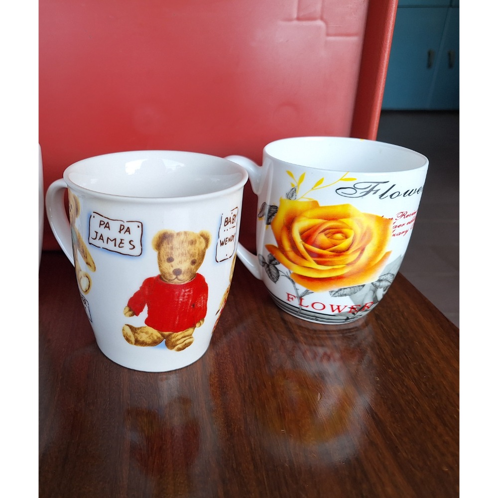 二手馬克杯，皇瓷泰迪熊家族+England Collection黃色玫瑰花卉，兩個打包一起賣-細節圖2