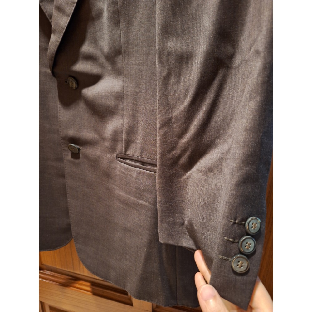 二手男士定製西裝外套，布料採用義大利頂級面料品牌 Ermenegildo Zegna 的 SOLTEX 系列-細節圖3