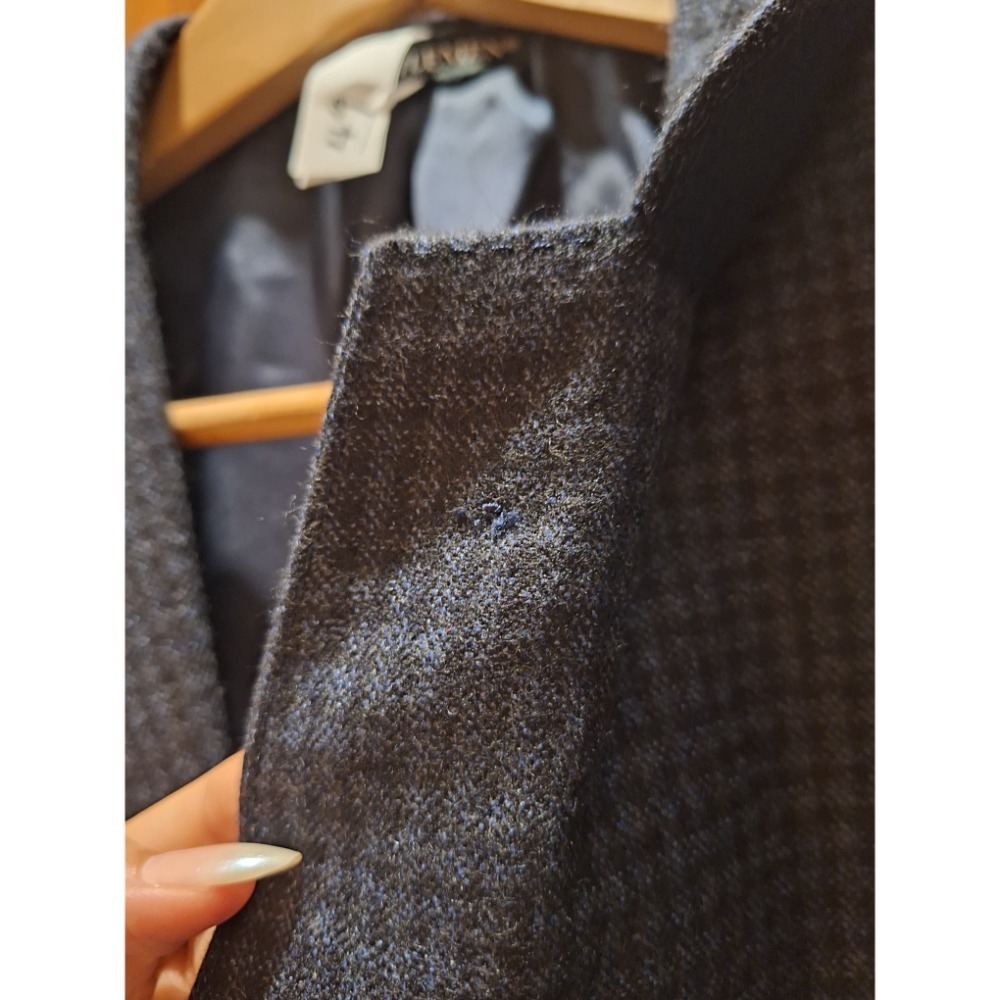 二手男士手工訂製西裝外套，採用義大利Loro Piana 的 CASHPIMA® VELVET羊絨與棉混紡天鵝絨布料製成-細節圖3