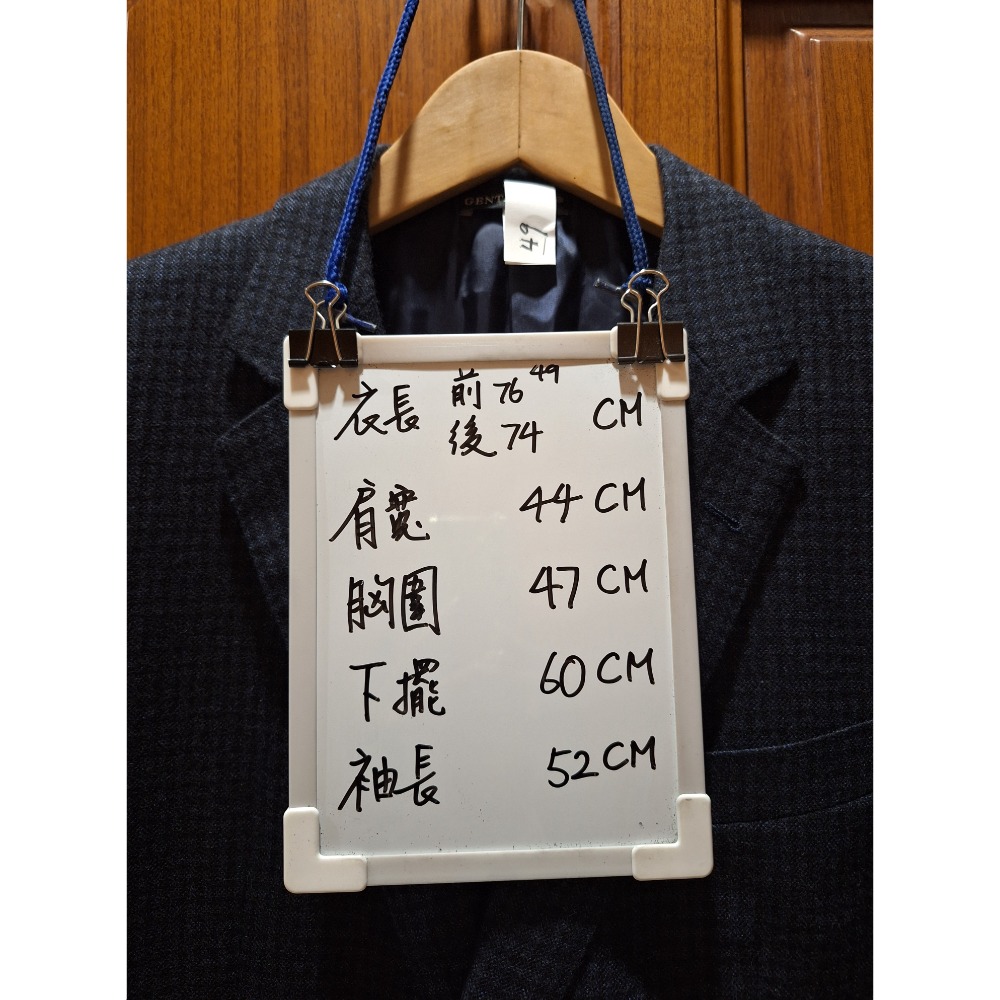 二手男士手工訂製西裝外套，採用義大利Loro Piana 的 CASHPIMA® VELVET羊絨與棉混紡天鵝絨布料製成-細節圖7