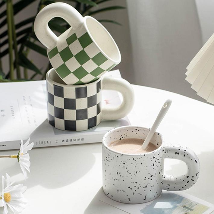 ★TiTi Choice堤堤選居家生活★棋盤格胖把手馬克杯 陶瓷杯 二色-細節圖7