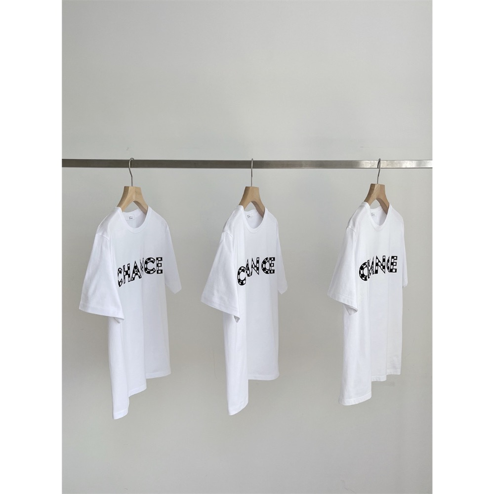 早衣服》2311🍀 T恤 短袖T恤 東大門 韓國INS 時髦棋盤格 方塊英文字母 印花T 簡約時尚 白T 純棉T-細節圖8