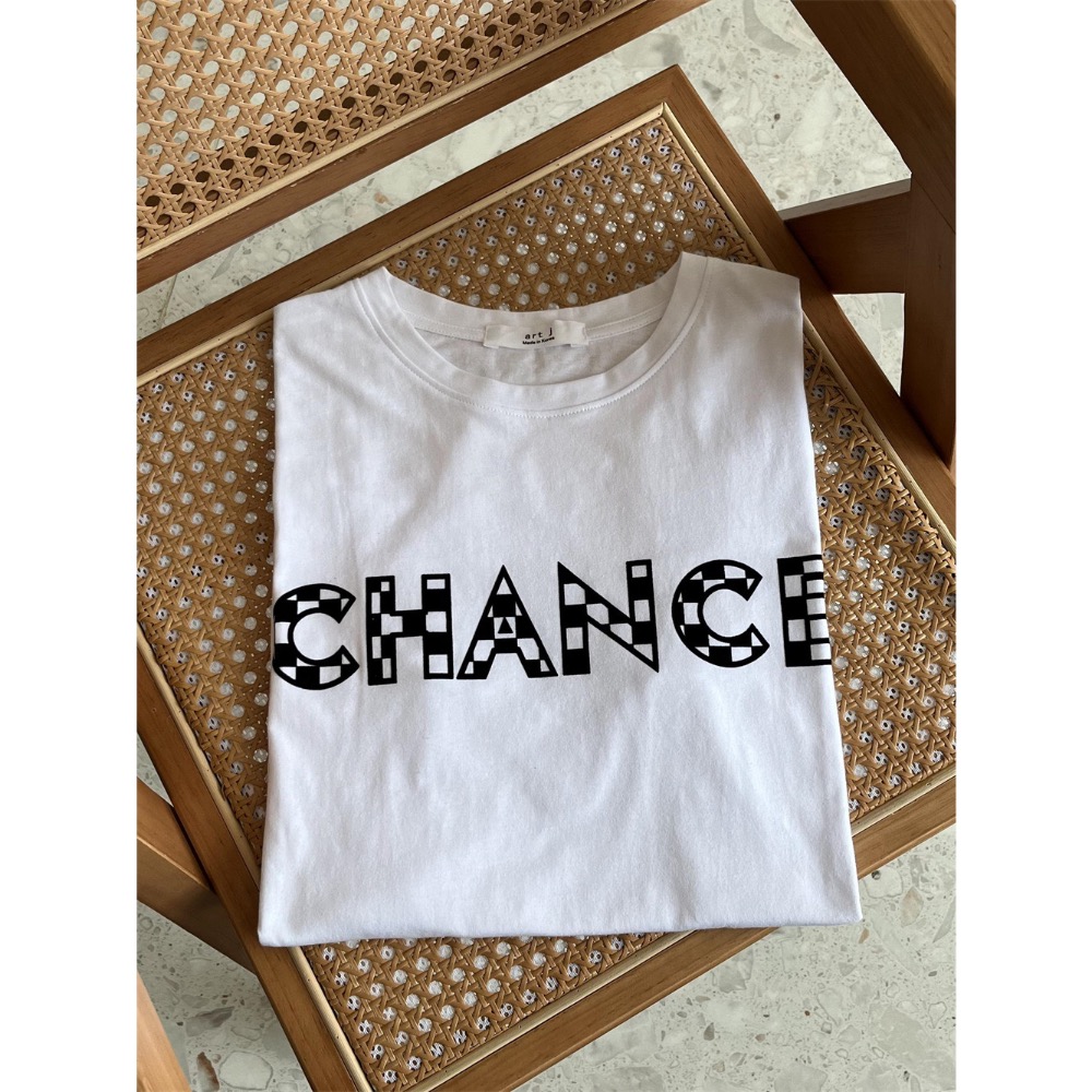 早衣服》2311🍀 T恤 短袖T恤 東大門 韓國INS 時髦棋盤格 方塊英文字母 印花T 簡約時尚 白T 純棉T-細節圖10