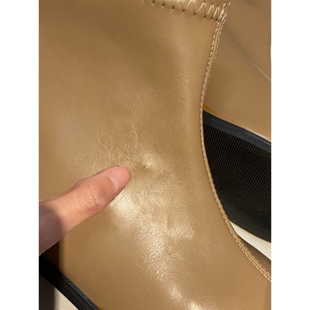 全新 瑕疵｜女生短靴 瘦瘦靴 拉鍊奶茶色短靴 size 41 早衣服-細節圖6