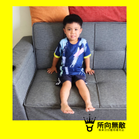 (現貨)所向無敵．2歲可穿！童趣塗鴉專業兒童羽毛球服~兒童羽毛球衣 兒童羽球服 兒童羽球衣 兒童運動服 幼兒羽球衣