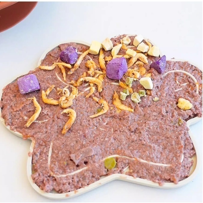 【汪喵森活】 舔食墊 寵物舔食墊 舔舔墊 矽膠慢食墊 寵物慢食墊 狗狗慢食碗 矽膠防噎餐墊 寵物餐盤 帶吸盤 紓壓玩具-細節圖2