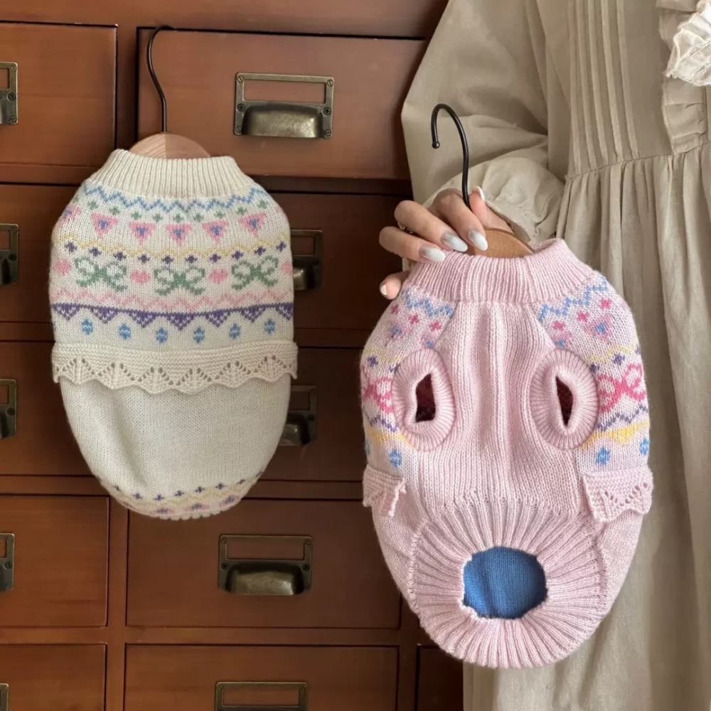 【汪喵森活】 甜美蝴蝶結 白色圖騰 質感針織毛衣 貓狗毛衣 寵物毛衣 寵物服飾 狗衣服 貴賓狗 比熊 柴犬 米克斯 貓咪-細節圖5