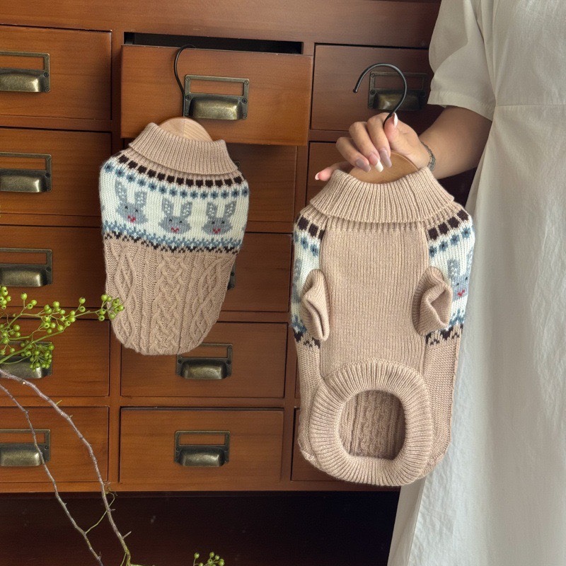 【汪喵森活】 奶茶咖 兔兔 質感針織毛衣 貓狗毛衣 寵物毛衣 寵物服飾 狗衣服 貴賓狗 比熊 柴犬 米克斯 貓咪 小型犬-細節圖5