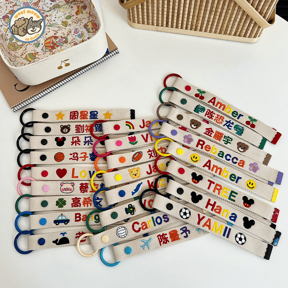 【汪喵森活】 刺繡名牌 寵物名牌 狗牌 飄帶 防走失 幼兒園名字牌 姓名吊牌 幼稚園名牌 寶寶名牌 兒童吊飾 兒童名牌-細節圖5