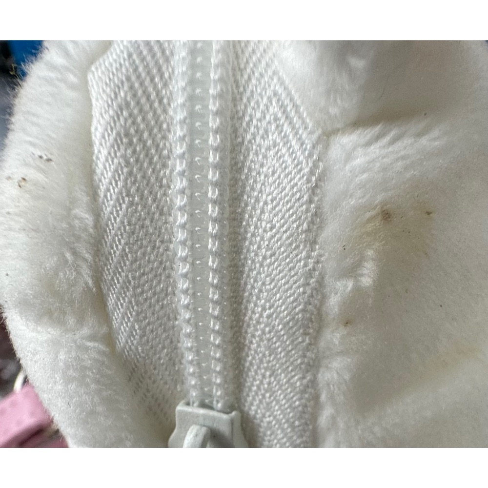 【小咪ㄉ家】角落小夥伴草莓甜點系列-絨毛卡套零錢包（白熊款）-細節圖6