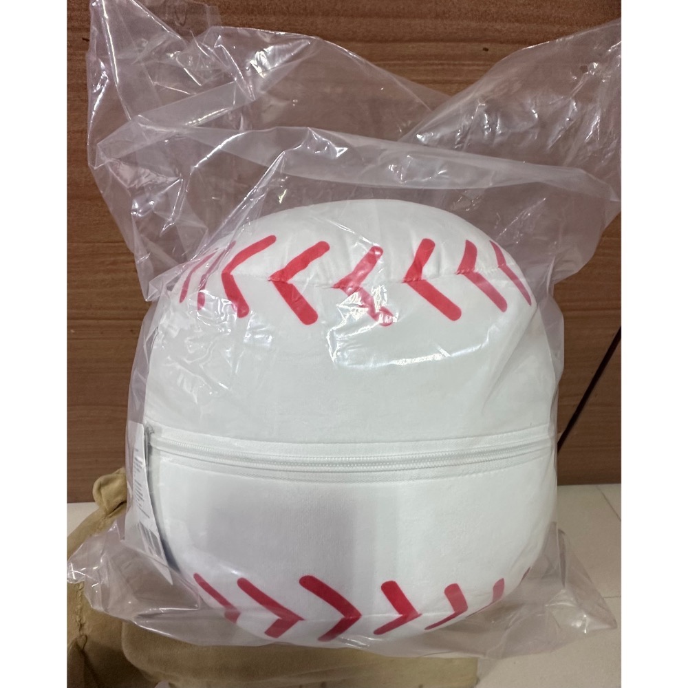 【小咪ㄉ家】7-11 迪士尼 × Champion 跨界潮流精品集點活動，米奇棒球款限量造型抱枕毯-細節圖2