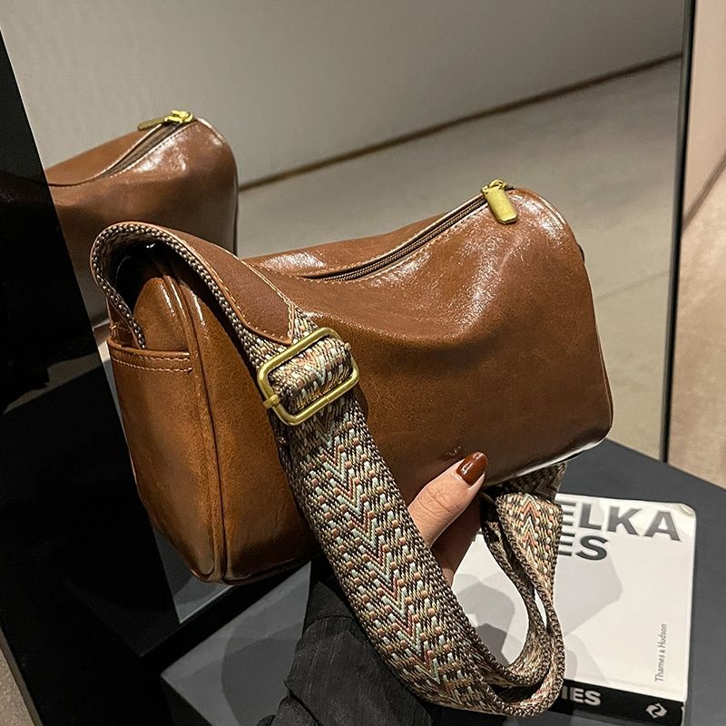 女生小包包 新款時尚寬頻斜背包 肩背包 爆款枕頭包 時尚女包-細節圖2