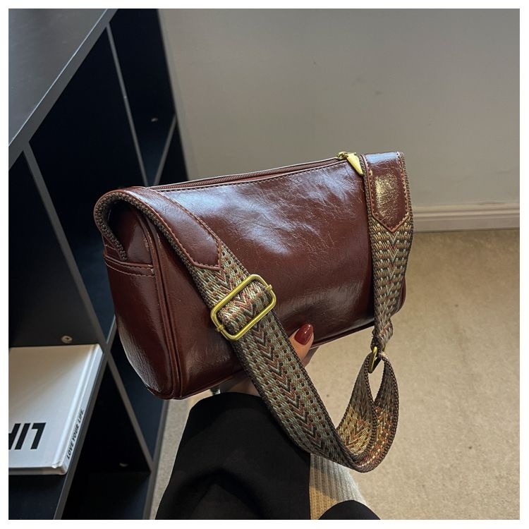 女生小包包 新款時尚寬頻斜背包 肩背包 爆款枕頭包 時尚女包-細節圖5