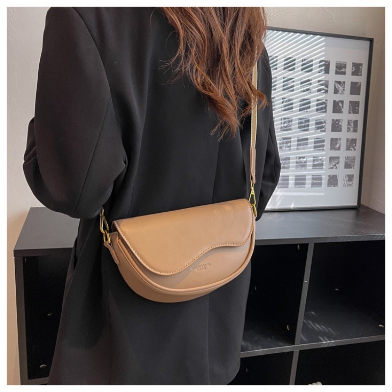 小包包女 流行高級質感時尚斜背包便宜包包 復古馬鞍包 女生斜背包-細節圖5