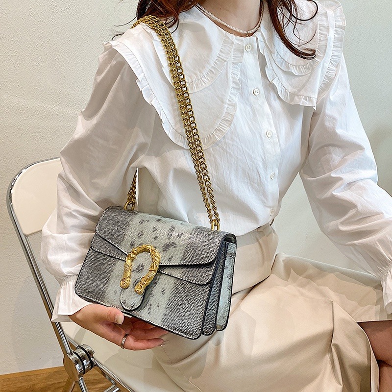 女生側背包斜背包時尚包包質感包包蛇紋斜背包金屬韓國包包-細節圖4