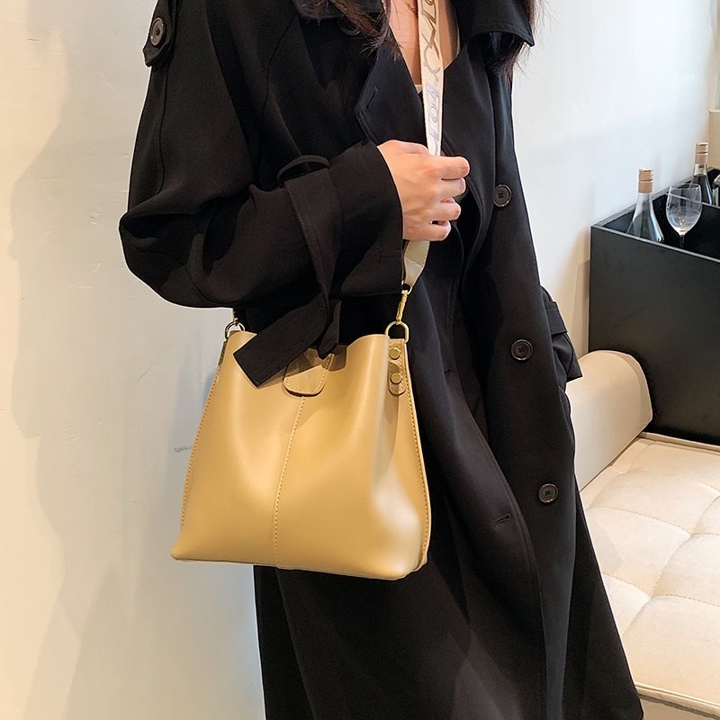 復古女包 雙肩帶可拆卸 軟皮質感水桶包 素色斜背包 女生包包 韓版斜背包 側背包 休閒通勤包 2023新品-細節圖4