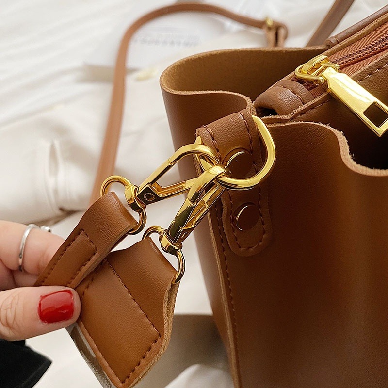 復古女包 雙肩帶可拆卸 軟皮質感水桶包 素色斜背包 女生包包 韓版斜背包 側背包 休閒通勤包 2023新品-細節圖9