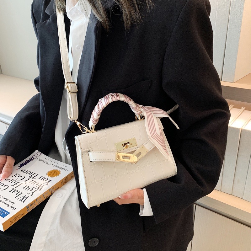 鱷魚紋手提包經典款凱莉包高級感女士斜背包通勤包包時尚斜背包鎖釦翻蓋女包韓版包包女絲巾手提小方包-細節圖6
