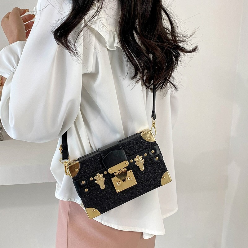 時尚女生盒子包包 閃亮裝飾鎖釦小方包 休閒女生包包 韓版斜背包女 2023年新款側背包 斜跨小包包 手機包-細節圖6