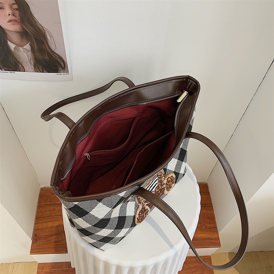 日韩托特包女式时尚手提布包布艺包 手提袋 ins 包包 手提包 通勤单肩包 腋下包 多功能包 可爱小熊包包-細節圖10