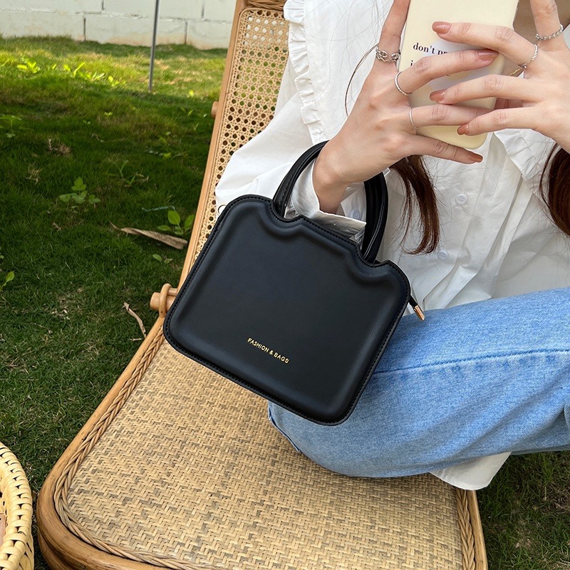 韓系/餅乾包/可愛/小方包/手提包/肩背包/拉鍊/ins/復古/ootd/韓妞必備/韓國/質感/可愛包斜跨包-細節圖6