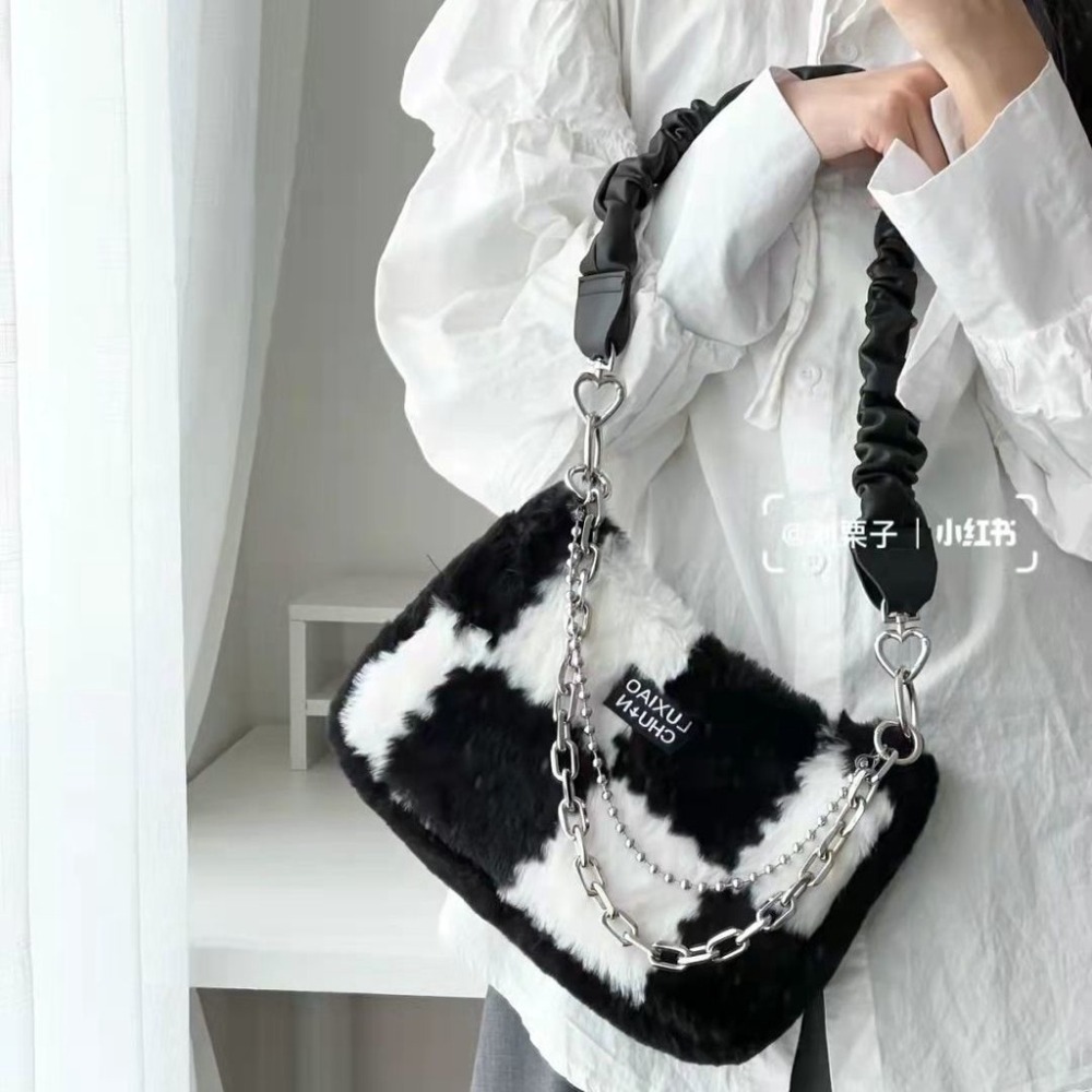 小紅書推薦 原創設計甜酷y2k辣妹毛絨包 格紋腋下包包女 2022秋冬新款鏈條百搭包 側背包 單肩包-細節圖2