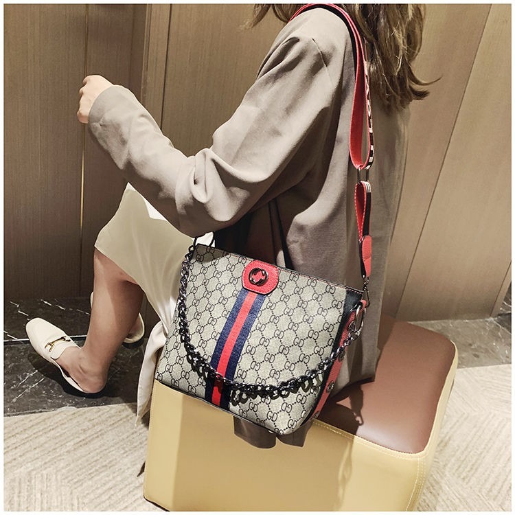 真皮質感女士大容量2020新款鏈條手提包女大氣寬肩帶單肩斜挎大包【初衷】-細節圖6