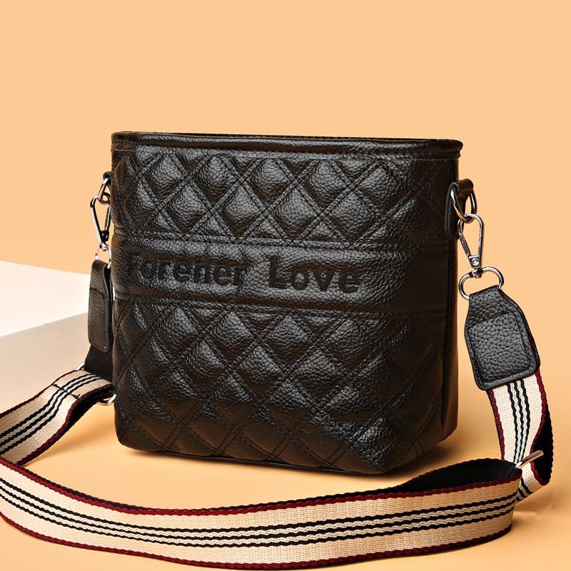 寬頻菱格包包女2023新款時尚高級感小眾斜背包夏季百搭斜挎水桶包-細節圖3