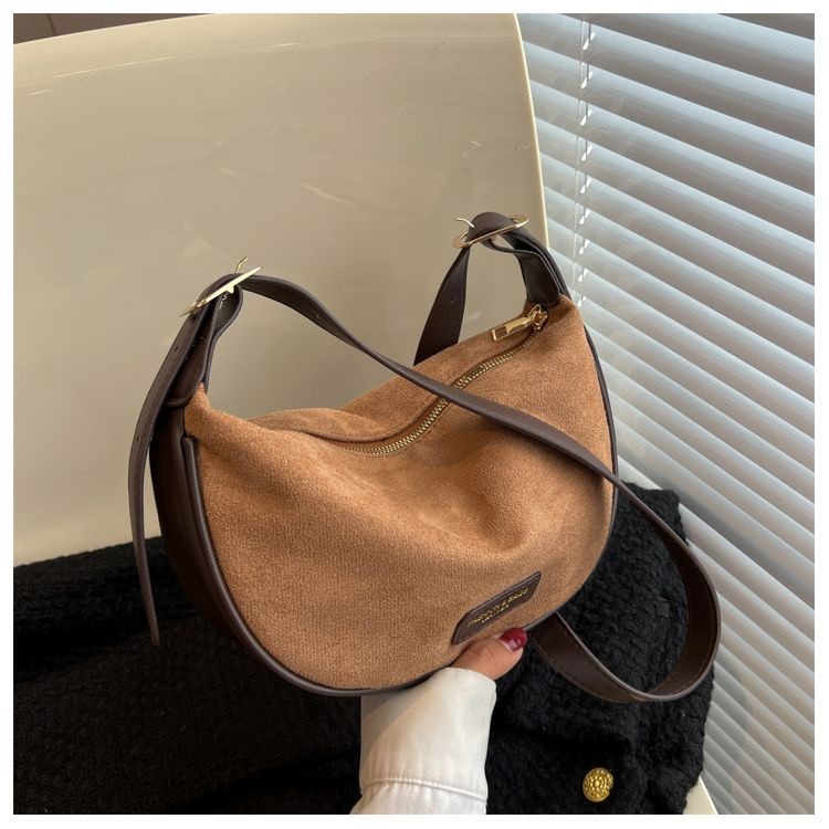 韓系包包女秋冬2023新款潮時尚單肩個性斜背包爆款磨砂餃子馬鞍包-細節圖8