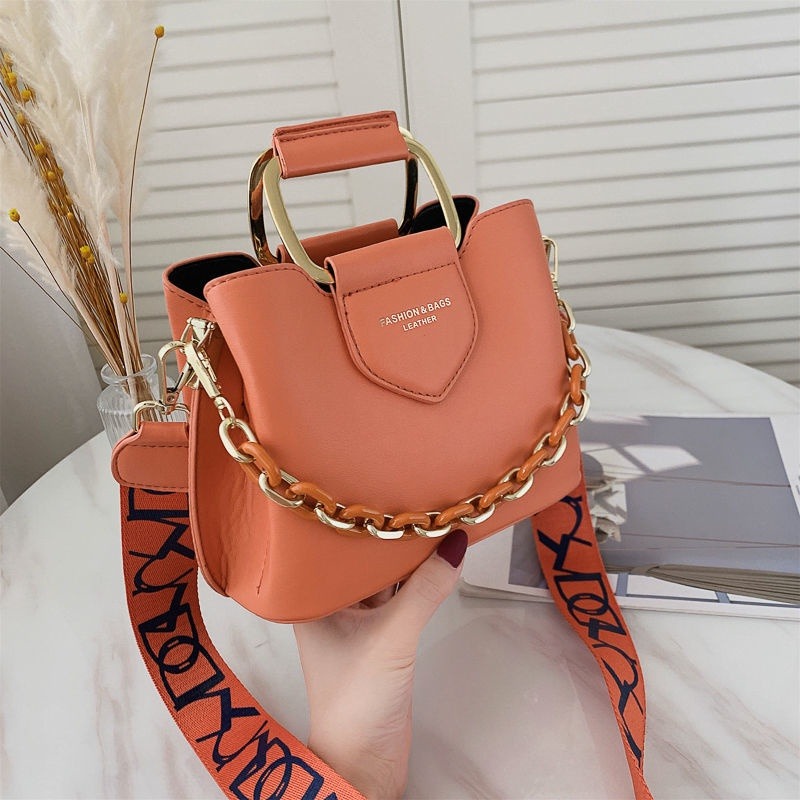 高品質包包2023新款四季百搭小單肩包水桶包軟皮鏈條斜挎包西式-細節圖4